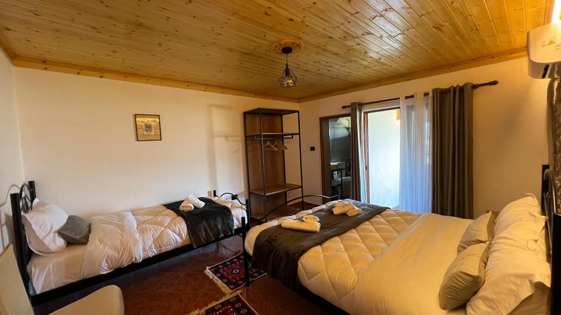 Guest House Loloci Gjirokastër