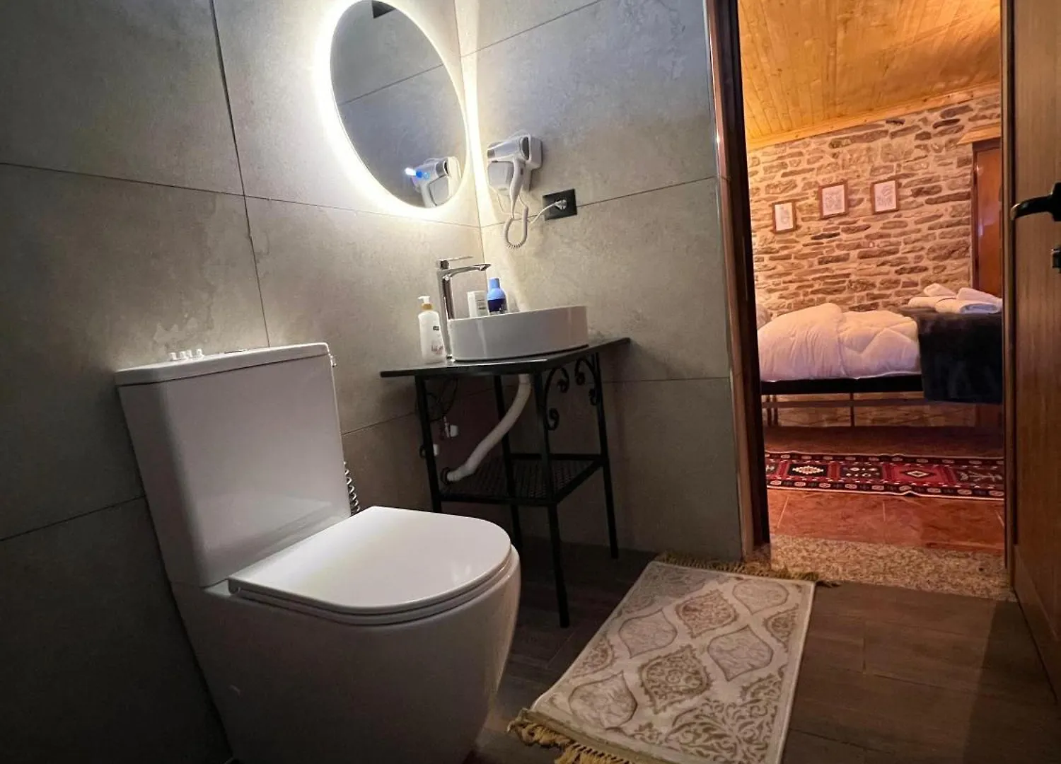 Guest House Loloci Gjirokastër